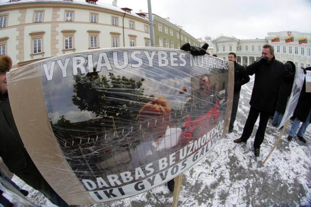 Medikai mitinge prašė Prezidentės užtarimo dėl darbo valandų ir atostogų trukmės