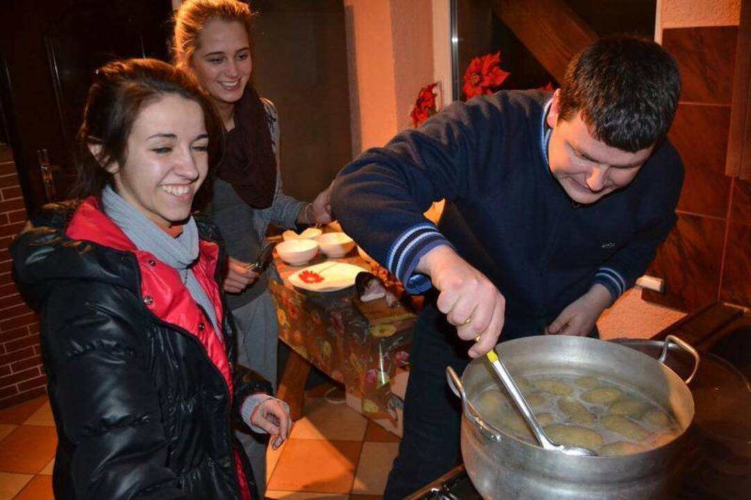 „Ventukai“ su choristais išvirė 69 cepelinus