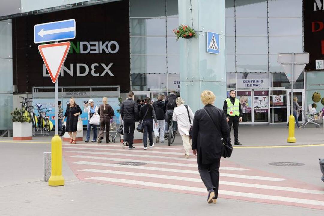 Klaipėdos „Akropolyje“ – nuolaidų medžioklė