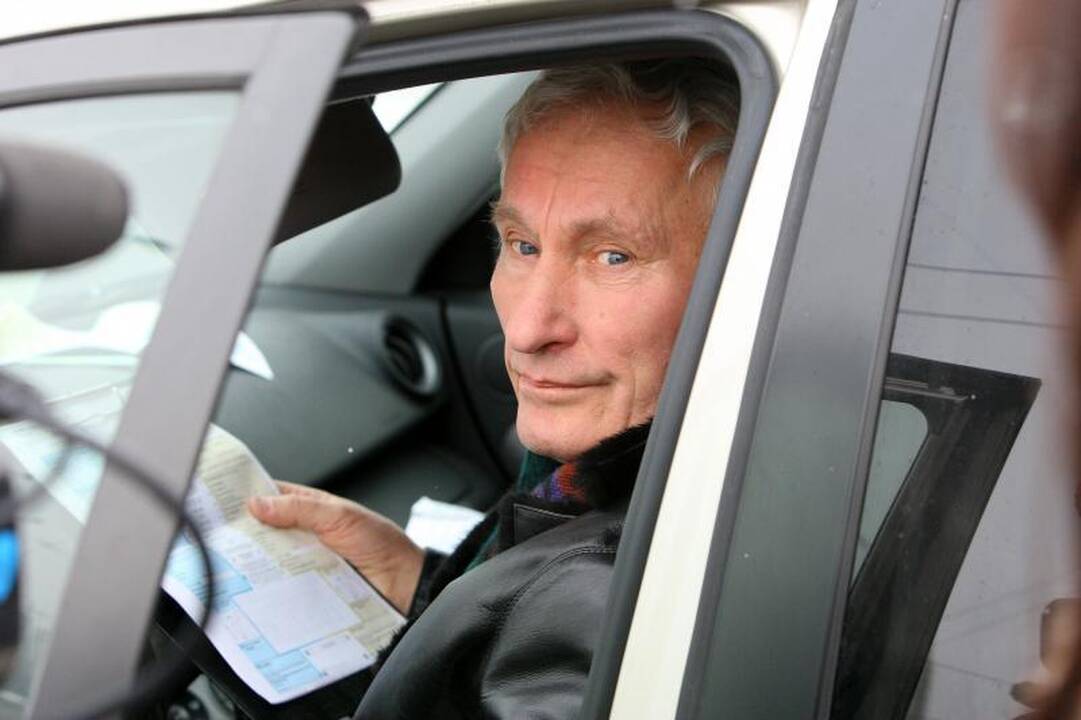 Seimo narys A.Dumčius pateko į avariją  