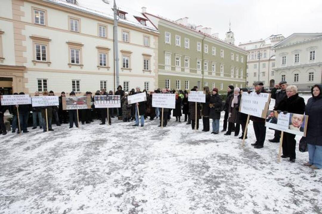 Medikai mitinge prašė Prezidentės užtarimo dėl darbo valandų ir atostogų trukmės