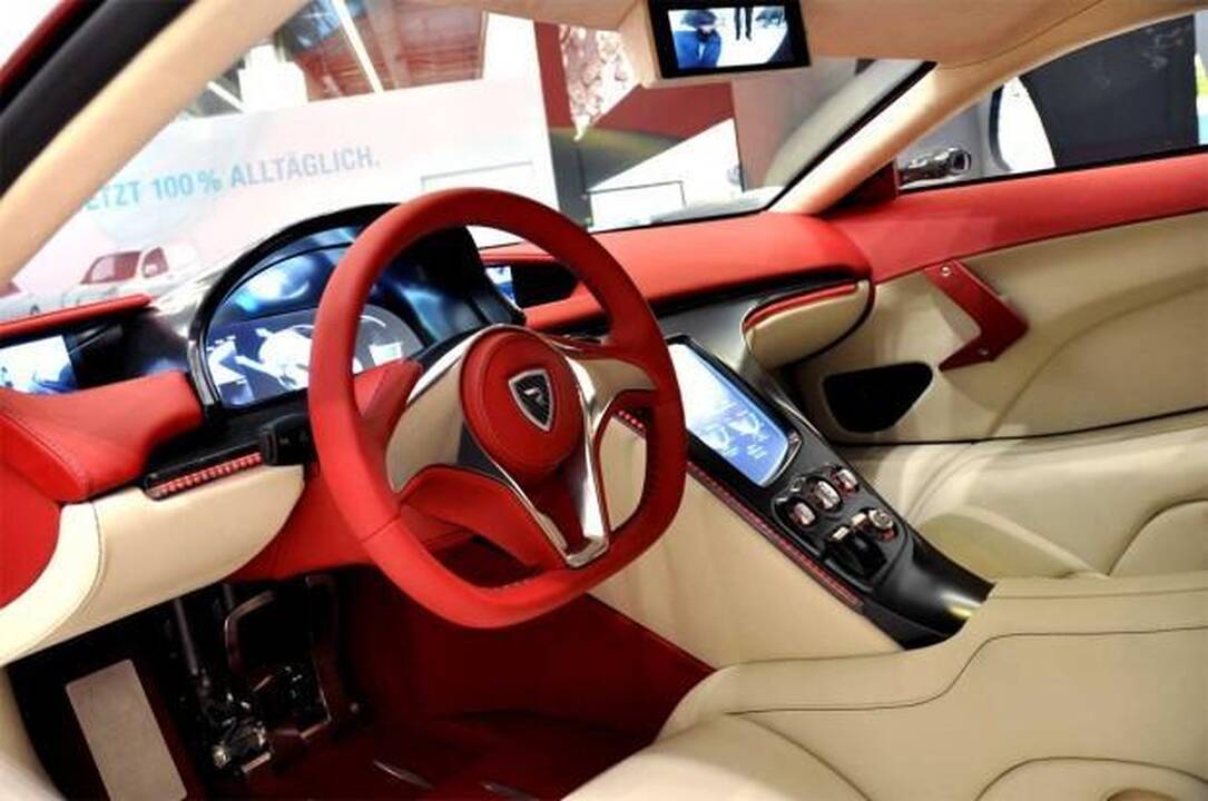 Frankfurtas: kroatai parodė savo superautomobilį-perlą