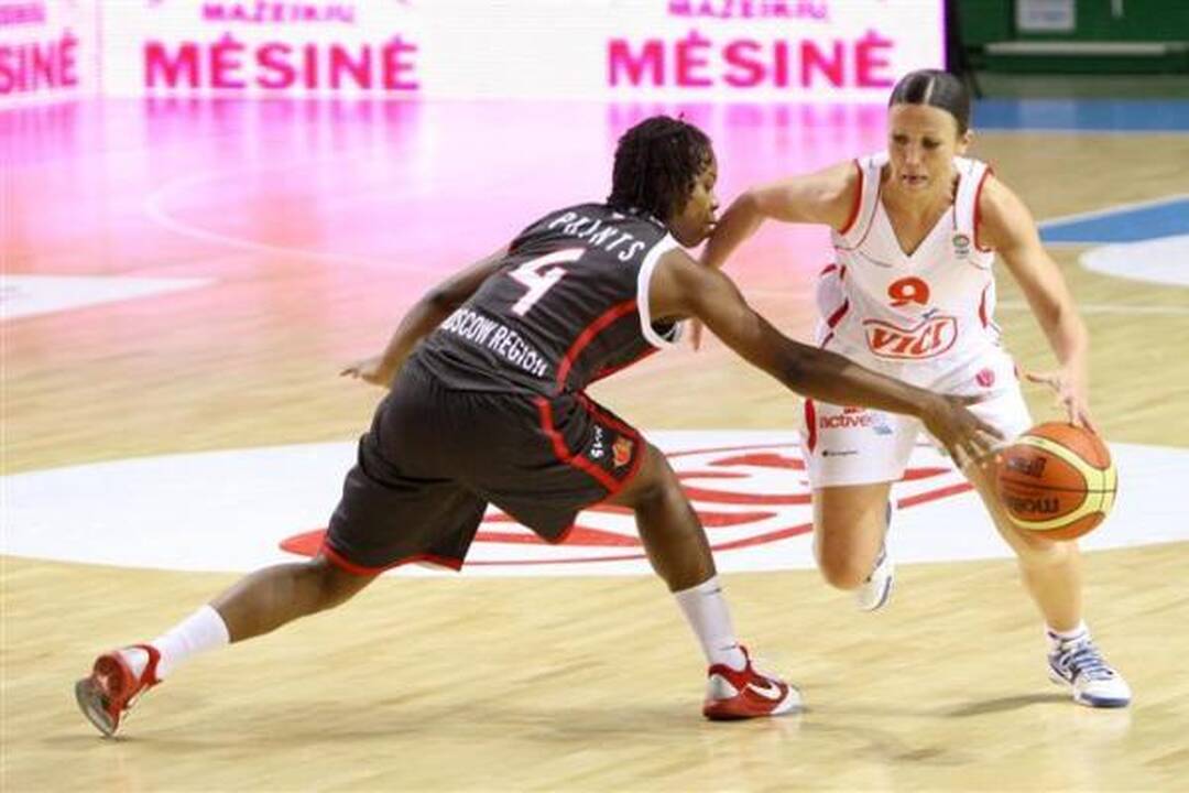 „Viči-Aisčių“ krepšininkės įveikė Eurolygos čempiones