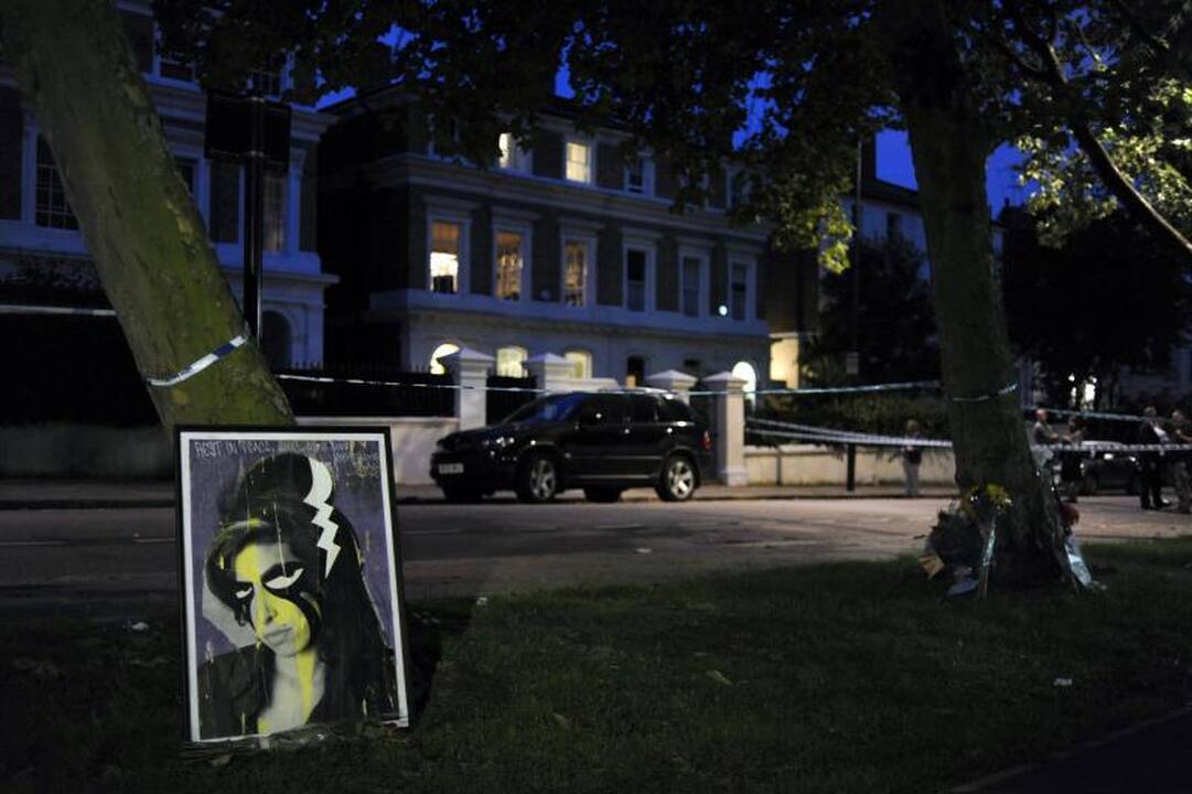 Gerbėjai gedi Amy Winehouse