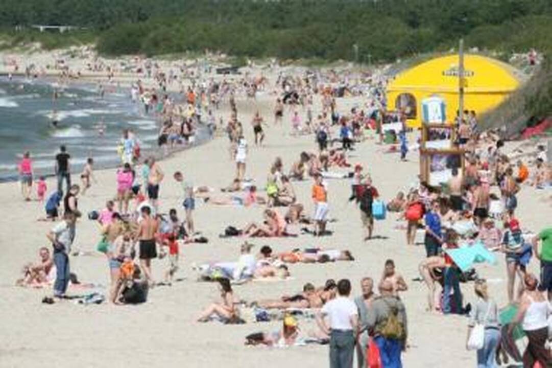 Planai: norima, kad jau kitą sezoną Palangos paplūdimiuose neliktų įvairiaspalvių palapinių-kavinių.