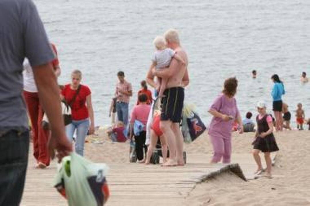 Gausa: saulėtomis dienomis paplūdimiuose pilna žmonių.