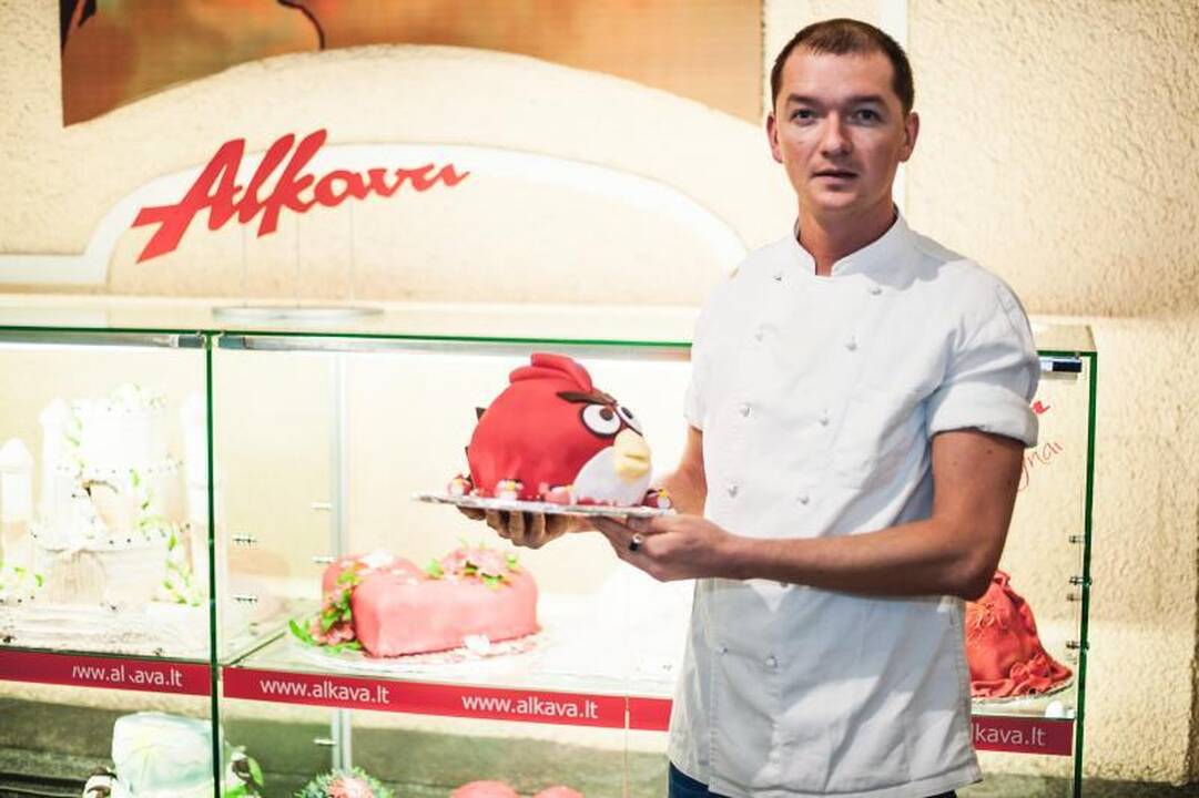 Kelią į moters širdį galima rasti ir skaniai gaminant tortus