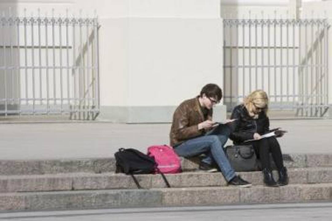 Pirmenybė: valstybė skatins darbdavius įdarbinti ką tik studijas baigusius ir darbo patirties neturinčius jaunuolius.
