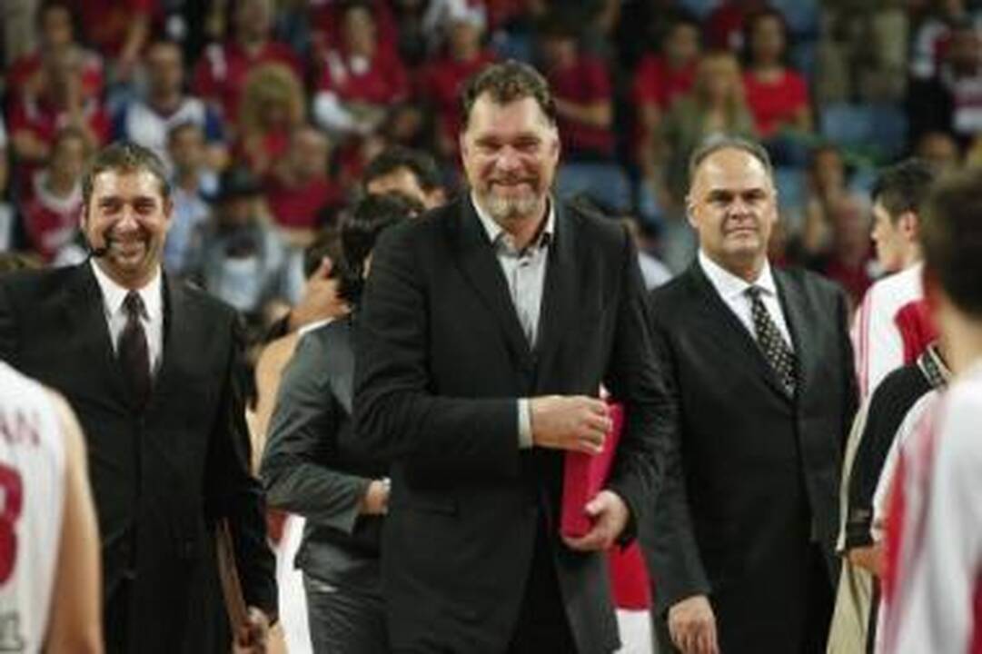 Šventė: A.Sabonis buvo pagerbtas "Sinan Erdem" arenoje, kurioje Lietuvos krepšininkai iškovojo pasaulio čempionato bronzą.