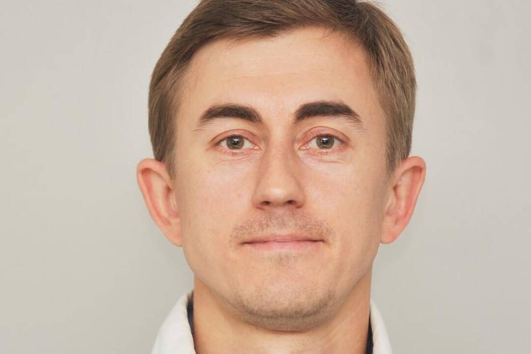 Dvylika                           Kedžių