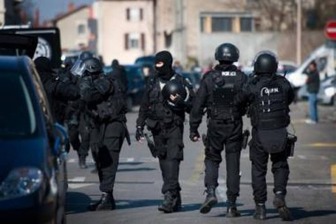 Operacija: sužinoję trylikamečio ketinimus, pareigūnai iškart apsupo mokyklą, kurioje jis mokėsi.