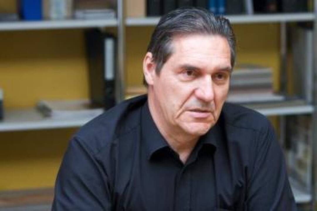 Viltys: Afrikoje įprasta, kad pasikeitus valdžiai šalyje įsivyrauja suirutė arba naujoji vadovybė pamiršta ankstesnius įsipareigojimus užsienio investuotojams, tačiau Lietuvos...