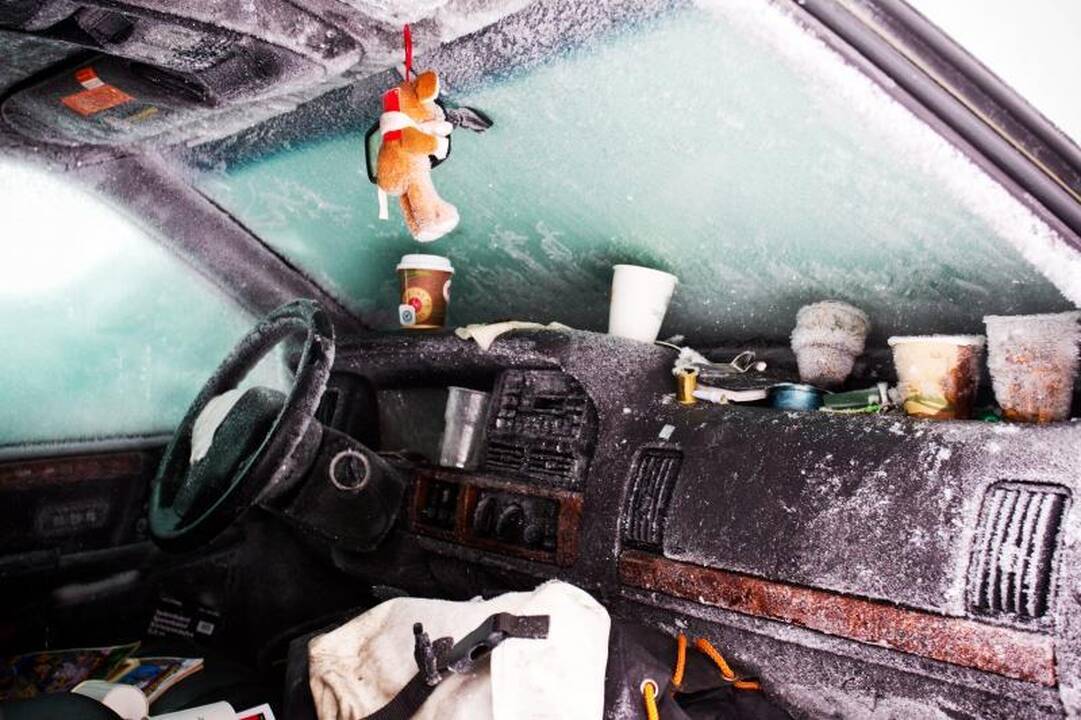 Du mėnesius automobilyje po sniegu gyvenęs vyras bandė nusižudyti?