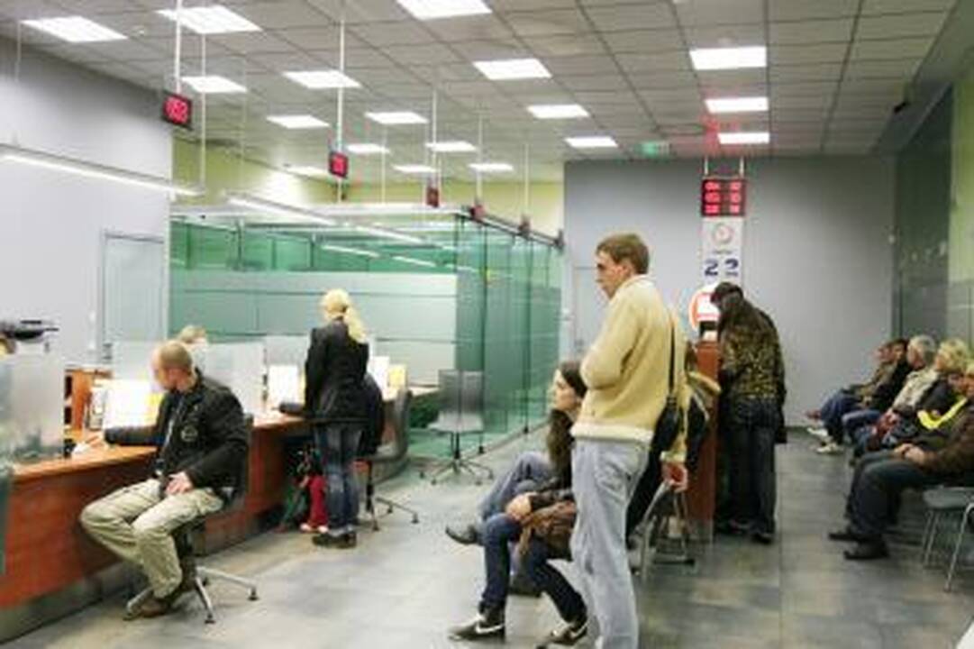 Įmokos bankui pravirkdo