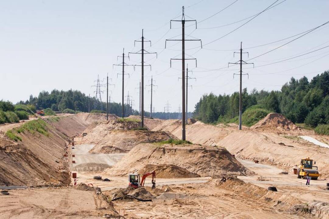 Aplinkkelio elektros linijos bus tęsiamos ir 2014-aisiais
