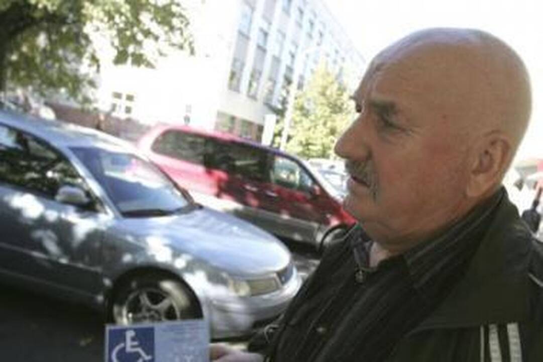 Tikisi: R.Bičkauskas viliasi, kad Kaune atsiras daugiau nemokamų vietų neįgaliųjų automobiliams