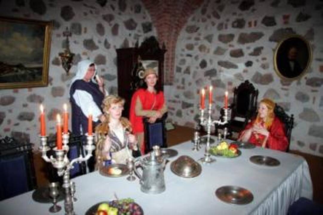 Galimybė: tik kartą per metus lankytojai turi progą pamatyti nakties paslaptyse paskendusią Trakų salos pilį.