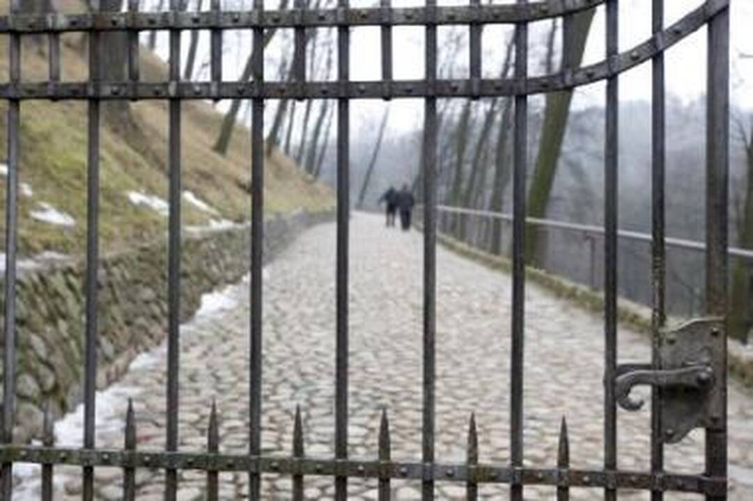 Įpročiai: tvarka, kai kalnas vakarais užrakinamas, galioja jau trejus metus, bet lankytojai prie jos nepripranta.