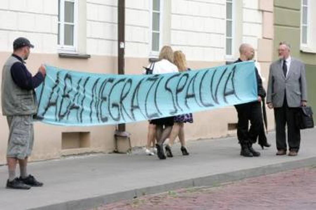 Planai: prie sostinės savivaldybės turėtų susiburti apie 400 žmonių, nepritariančių gėjų eitynėms.