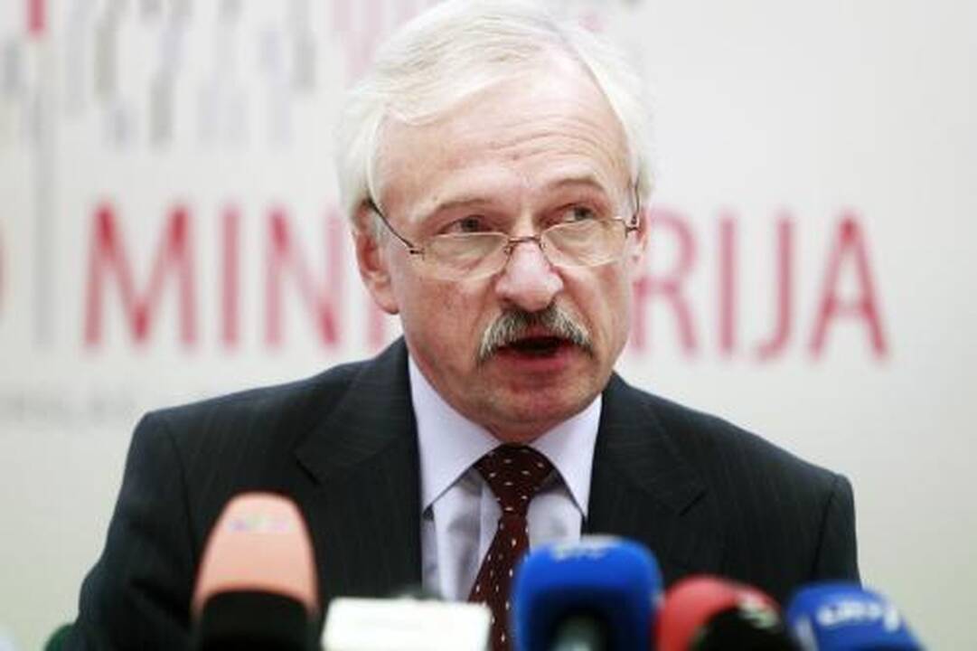 E.Gustas atsargesnis už pirmtakę