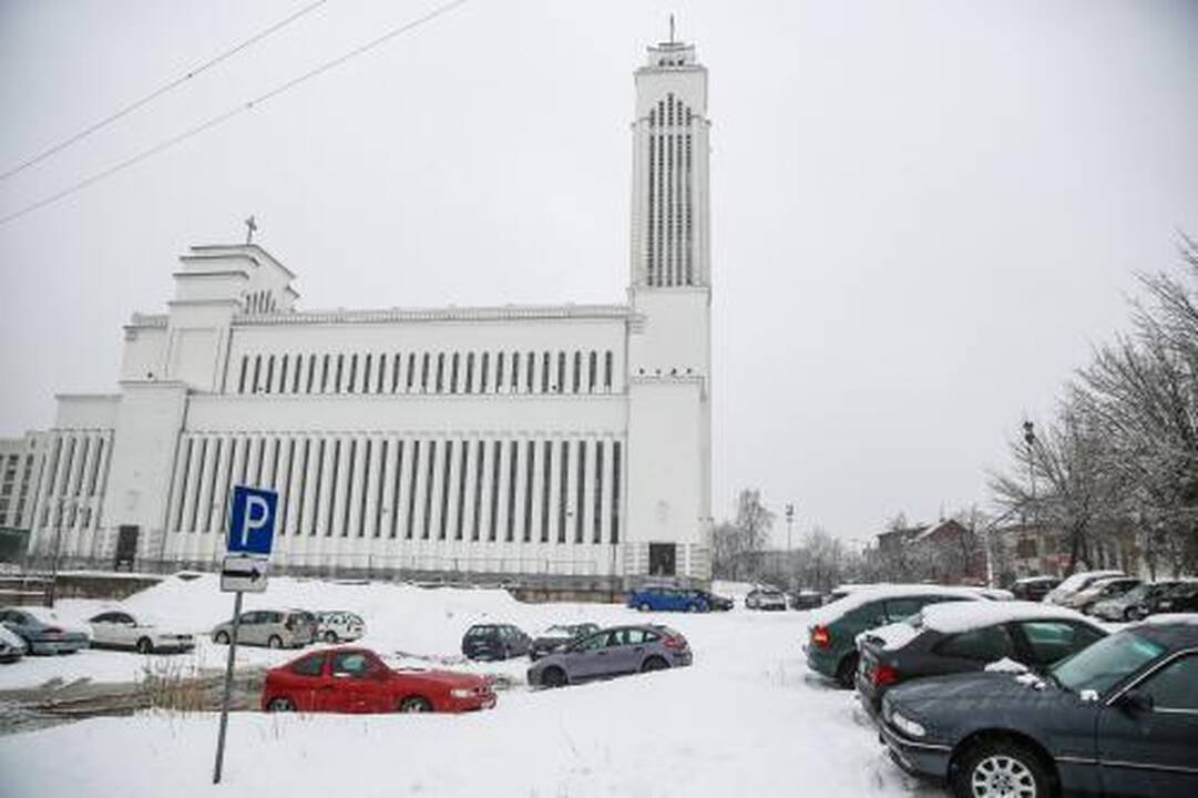 Prisikėlimo bažnyčiai aukoja ir po koncerto