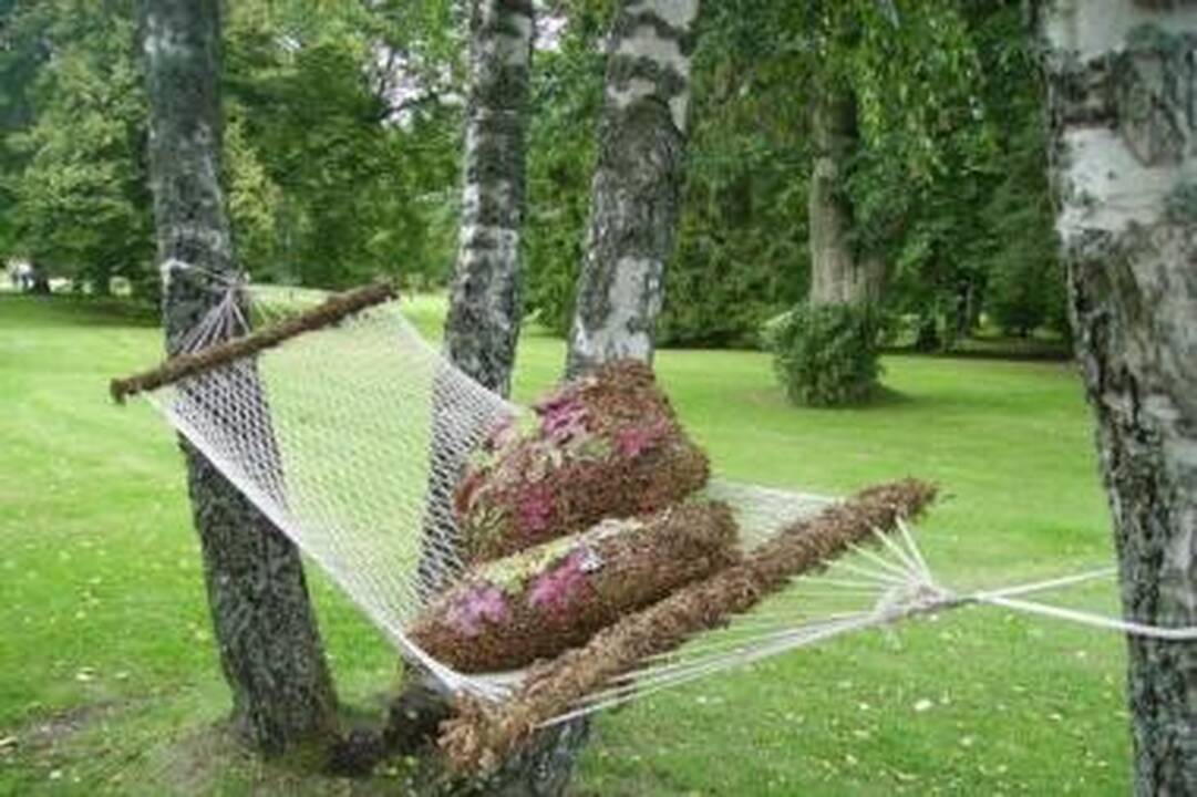 Išmoningi: floristams patinka eksperimentuoti įvairiose parko erdvėse.