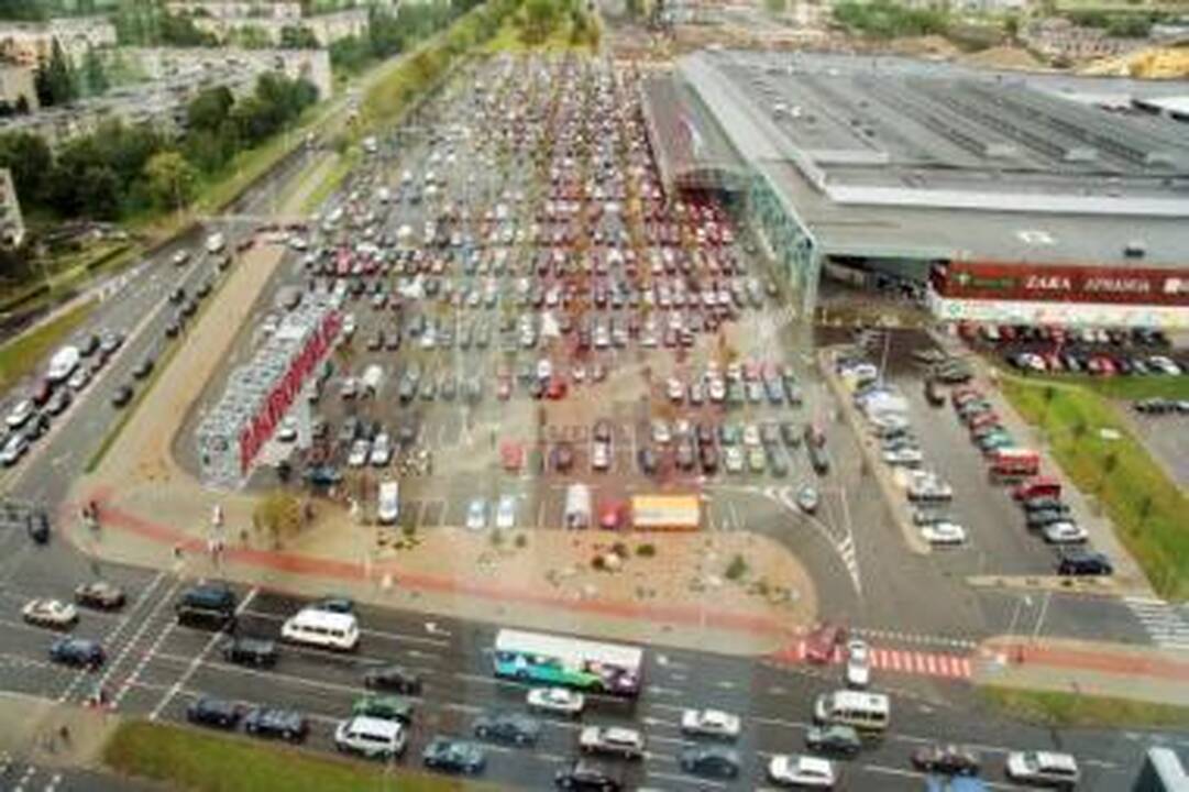 Pokyčiai: per 2 tūkst. automobilių talpinanti "Akropolio" aikštelė gali šiek tiek sumažėti.