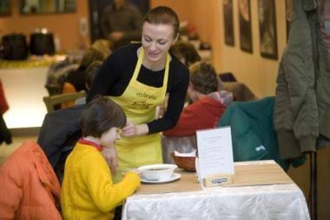 Patirtis: vaikai iš globos namų džiaugėsi neįprastais pietumis.