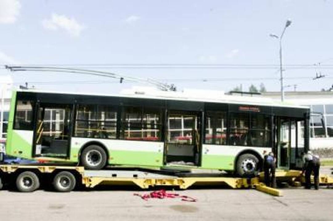 Panašumai: techniniai troleibuso "Bogdan" (nuotr.) duomenys identiški "Vytauto". Tai – modernus, elektros energiją taupantis troleibusas.