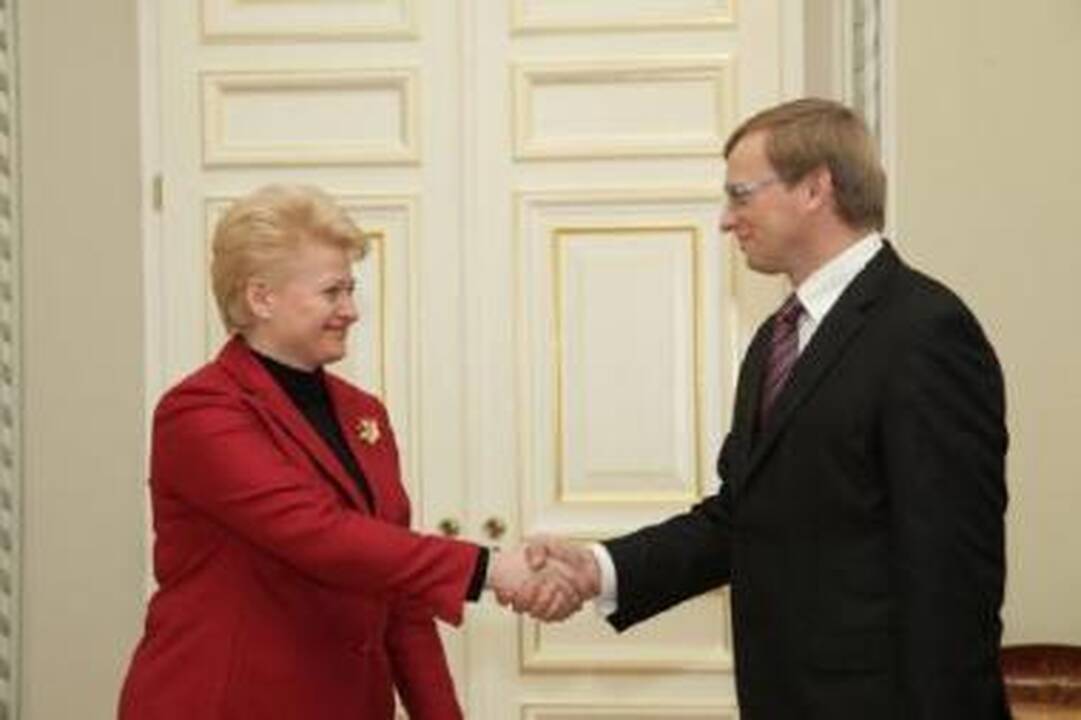 Įtaiga: A.Valantinas įtikino D.Grybauskaitę, kad jo negalima atleisti.