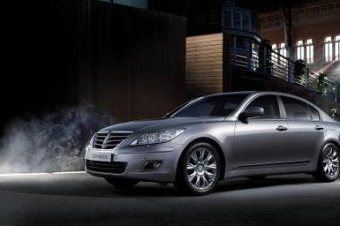 Pripažinimas: "Hyundai Genesis" išrinktas Šiaurės Amerikos "Metų automobiliu 2009".