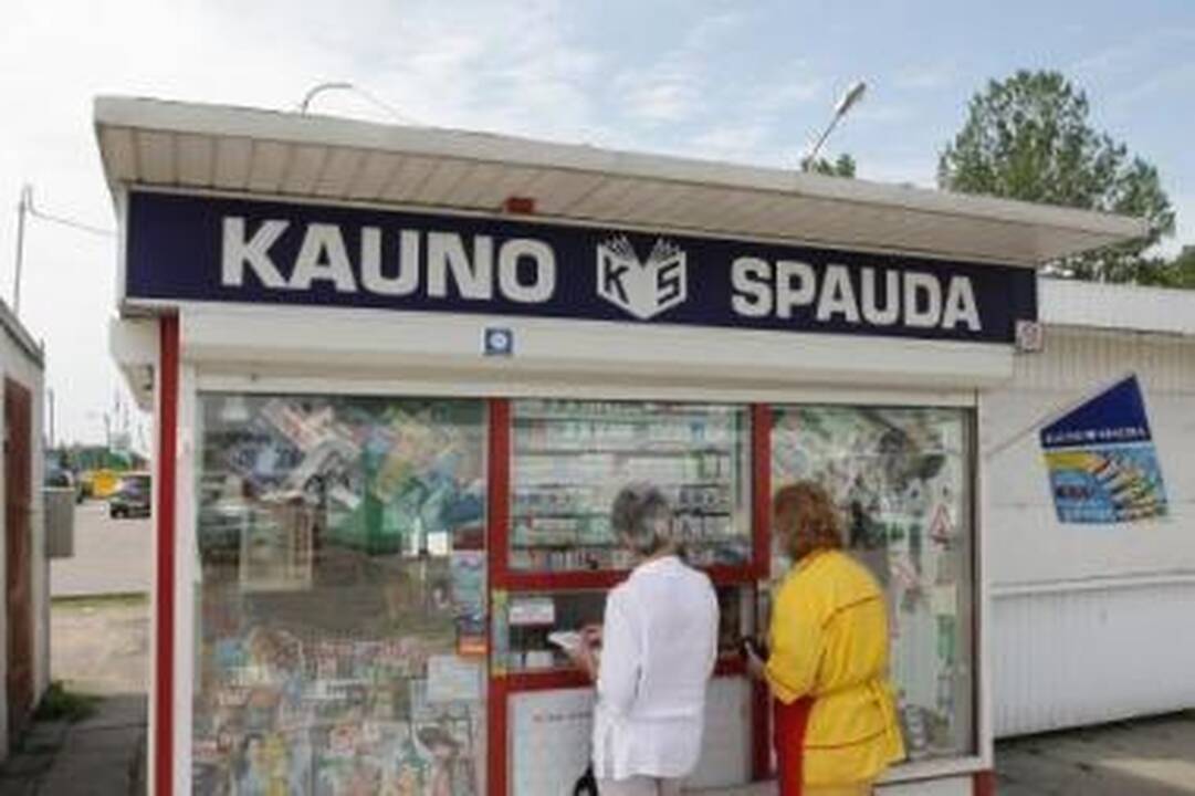 Patogu: šalia "Trijų berželių" parduotuvės gyvenantys kauniečiai "Kauno dienos" prenumerata metams apsirūpina čia pat veikiančiame "Kauno spaudos" kioske.