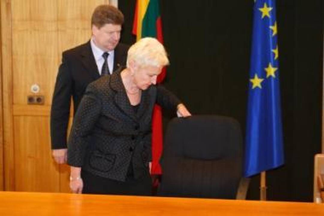 Nemalonė: laikinasis Seimo kancleris G.Aleksonis užsitraukė Seimo pirmininkės I.Degutienės rūstybę.