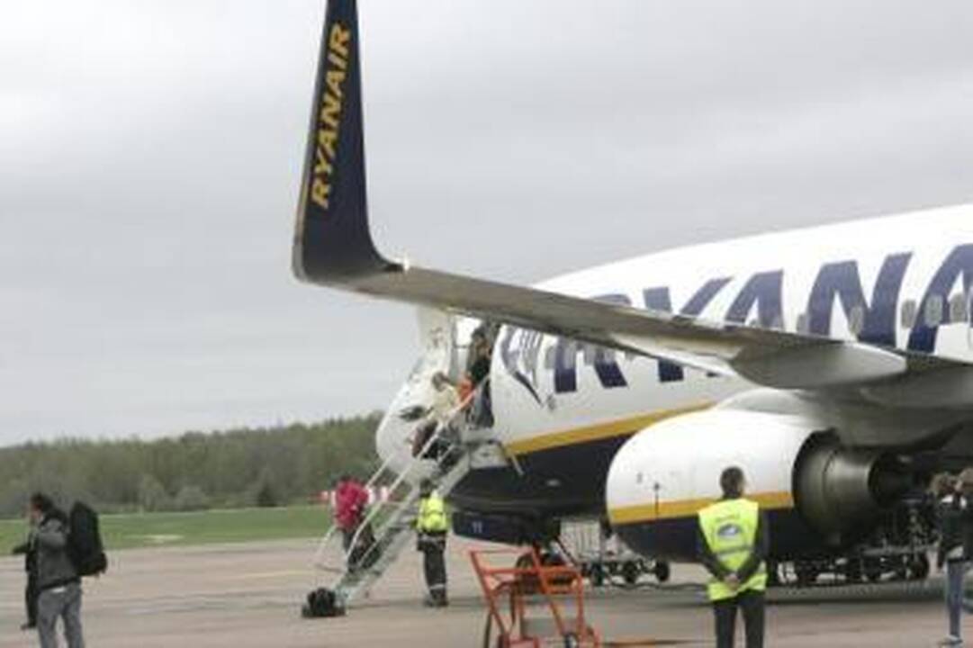 Kliūtys: dėl visuotinio streiko Prancūzijoje aviakompanijos atšaukė šimtus reisų.