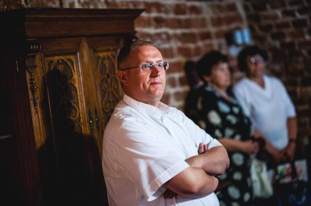 Senamiesčio kavinėse –    Dievo žodis   
