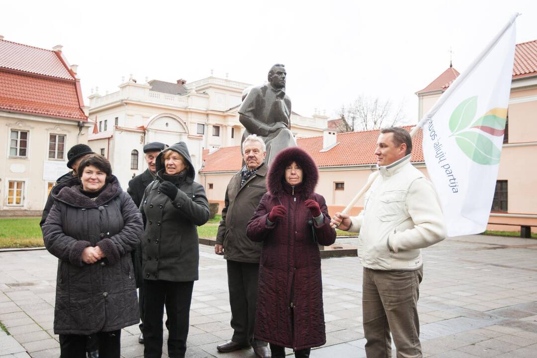 Mitingas prieš atliekų deginimo gamyklos statybas Kaune