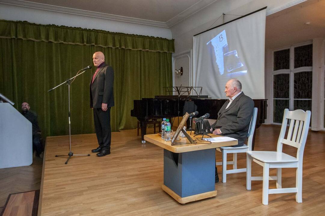 Vieno lito premijos laureatu paskelbtas A. Dabulskis