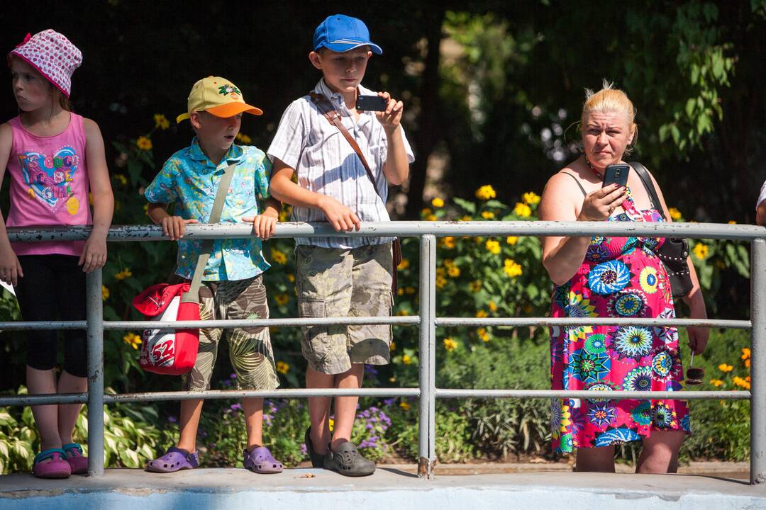 Nuo karščio gelbėja ir ugniagesiai