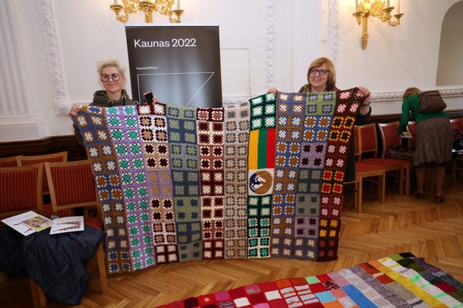 Antklodę Europai mezgė 500 lietuvių ir užsieniečių