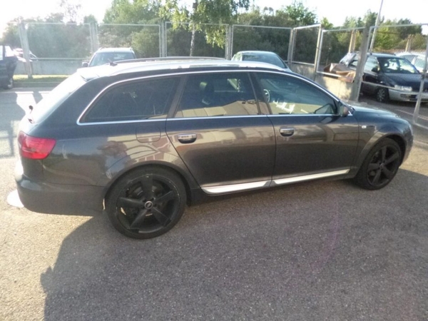 Pavogę automobilį Slovakijoje, estai gabeno kvaišalus