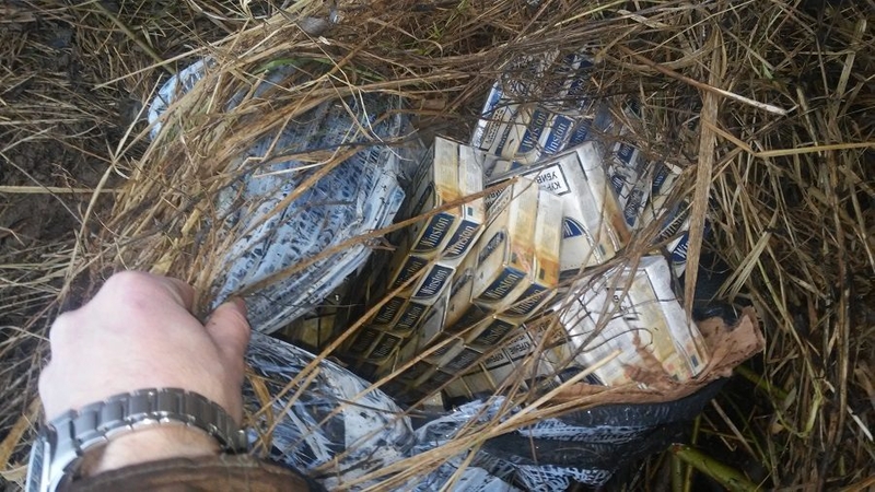 Ant Nemuno kranto – žolėse paslėpti nelegalūs rūkalai