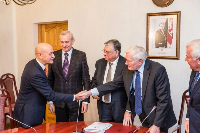 Vytauto Didžiojo ir Edukologijos universitetai pasirašė integracijos sutartį 
