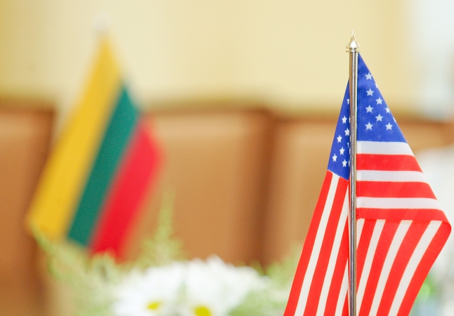 Lietuvos ambasadoriumi JAV siūloma skirti Gediminą Varvuolį
