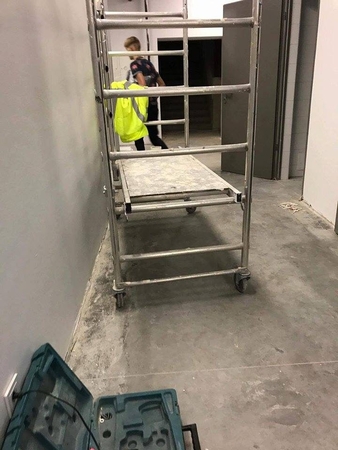 Privatus licėjus naudojasi kitos mokyklos mokiniais?