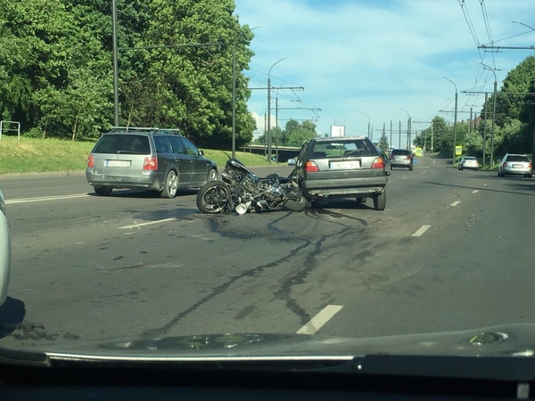 Prakalbo į kraupią avariją patekusio motociklininko artimieji: nenuleisime rankų