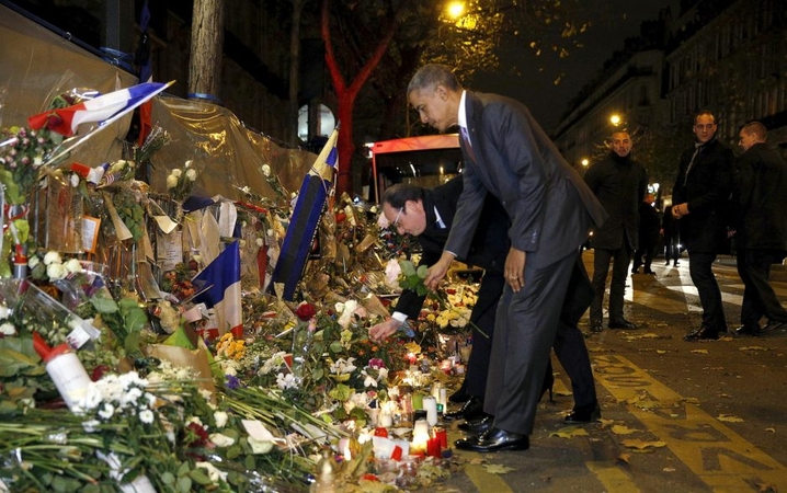 B. Obama ir F. Hollande’as pagerbė Paryžiaus atakų aukas