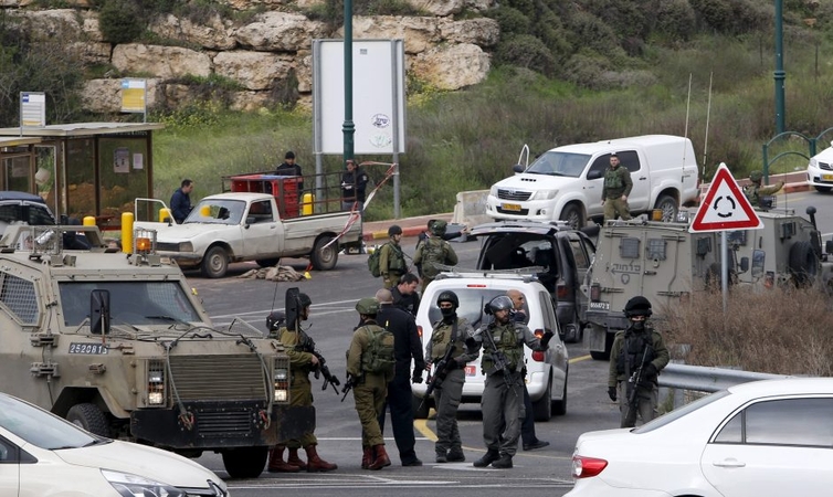 Vakarų Krante trys palestiniečiai atakavo izraeliečius