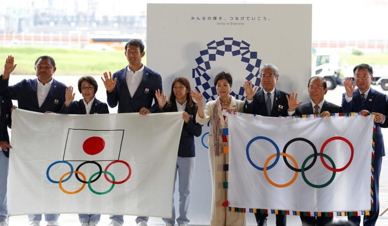 Tokiją pasiekė 2020-ųjų olimpiados vėliava