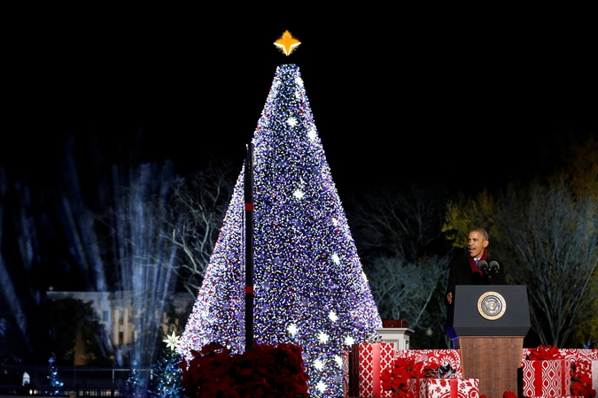 B. Obama paskutinį kartą įžiebė pagrindinę šalies Kalėdų eglę