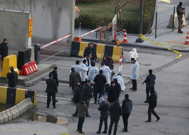 Turkijoje nušautas į policijos nuovadą veržęsis vyras